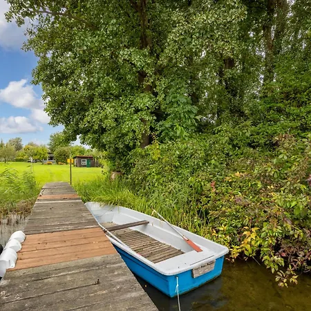 別荘 Nelsen Mit Ruderboot Auf Wassergrundstueck *
