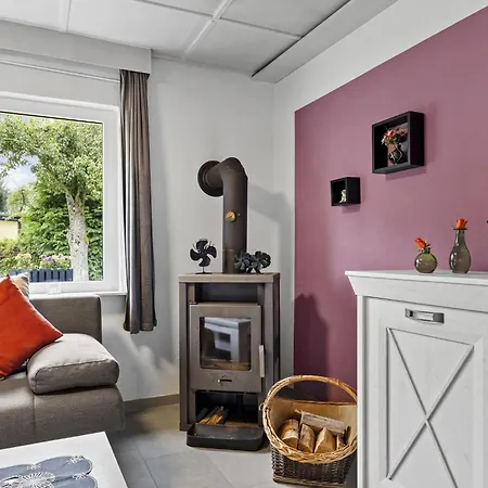 別荘 Nelsen Mit Ruderboot Auf Wassergrundstueck *